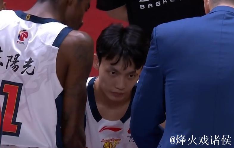 广东半主力出战仍硬刚广州,五连胜没跑爆发萨林杰徐杰撑场面,伤兵满营挡不住韧劲和配合比拼团队真实力 广东半主力出战仍硬刚广州,五连胜没跑爆发萨林杰徐杰撑场面,伤兵满营挡不住韧劲和配合比拼团队真实力