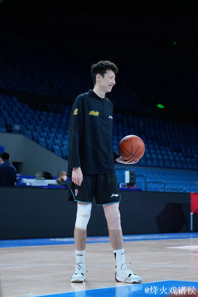 俱乐部杯-赵岩昊15分广厦胜四川 王云章14分 俱乐部杯-赵岩昊15分广厦胜四川 王云章14分