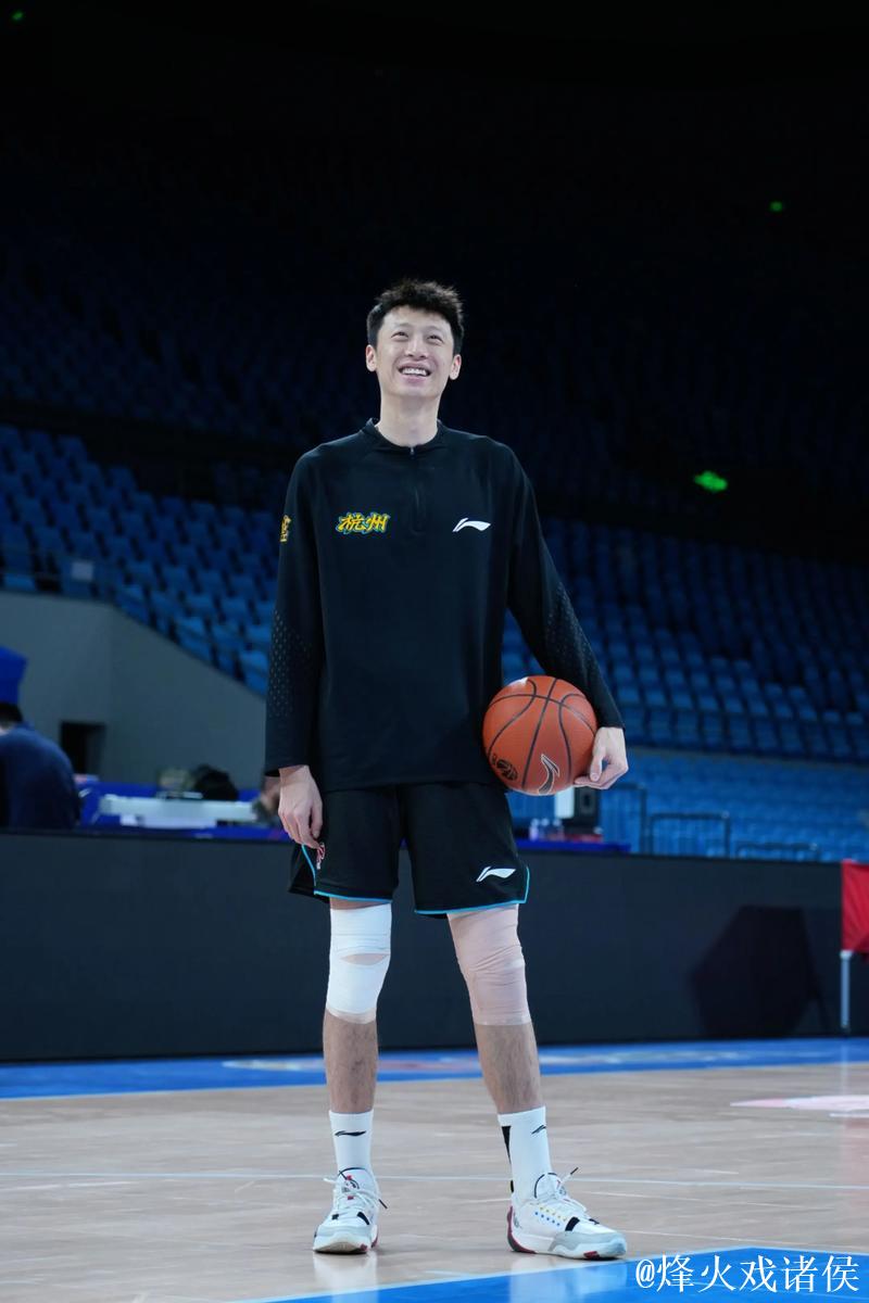 俱乐部杯-赵岩昊15分广厦胜四川 王云章14分 俱乐部杯-赵岩昊15分广厦胜四川 王云章14分