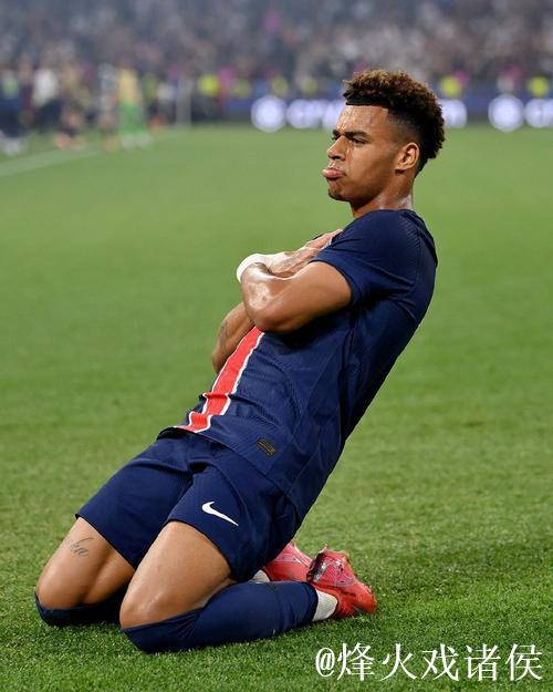 “大巴黎”球星杜埃获得2025欧洲金童奖 “大巴黎”球星杜埃获得2025欧洲金童奖