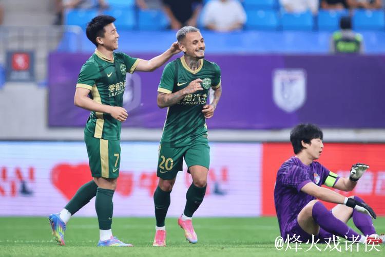 浙江新外援首秀半场造三球 米特里策“炸裂亮相”